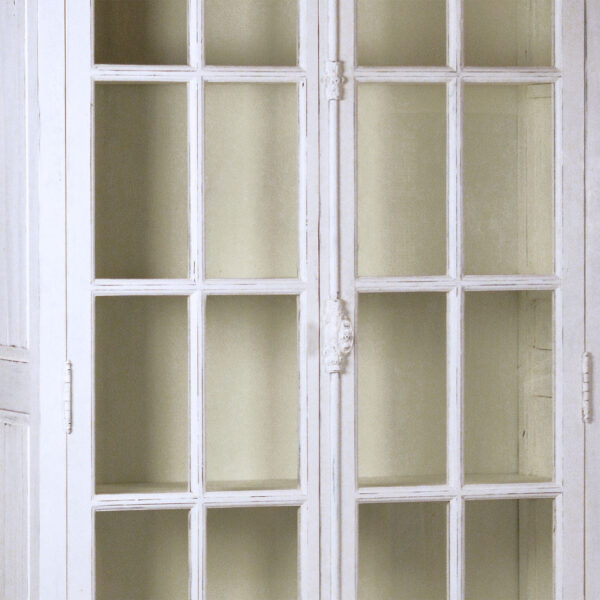 Display cabinet made with reclaimed pine wood Whitewash finish, detail