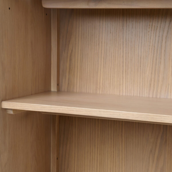 Oak veneer modern-rustic bookshelf with 2 doors, natural khaki color finish, shelf detail